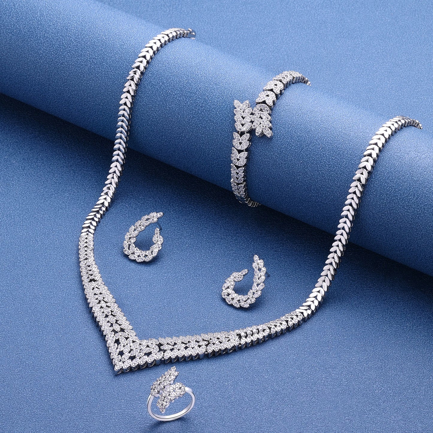 New Wedding Jewelry Set for Women Saudi Arabia 4 Pieces Zirconia Bridal Jewellery Collection Necklace Set