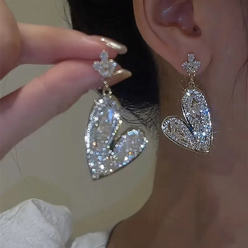 New Fashion Unique Design Elegant Exquisite Light Luxury Zircon C Earrings Women Jewellery Party High-grade Gift Wholesale