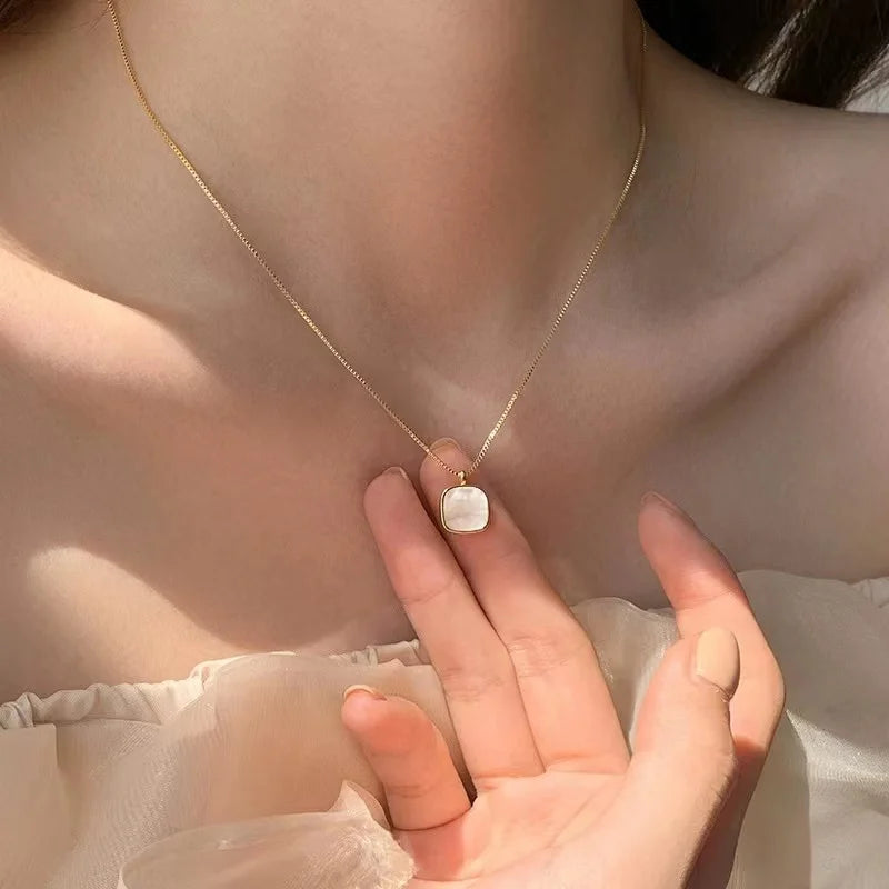 New 925 Sterling Silver Square White Shell Necklace With Gold Geometric Shape Pendant Party Gift for Women's Fashion Jewelry