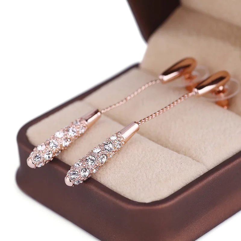 New Hot Style Earrings Female Fashion and Elegant Long Drop-Shaped Alloy Earrings Jewellery Wedding Engagement Gift