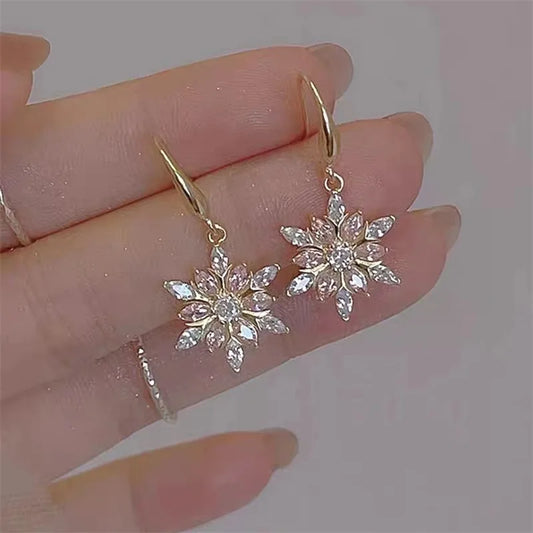 Fashion Trend Unique Design Elegant and Exquisite Christmas Pink Snowflake Earrings For Women Jewelry Wedding Party Premium Gift