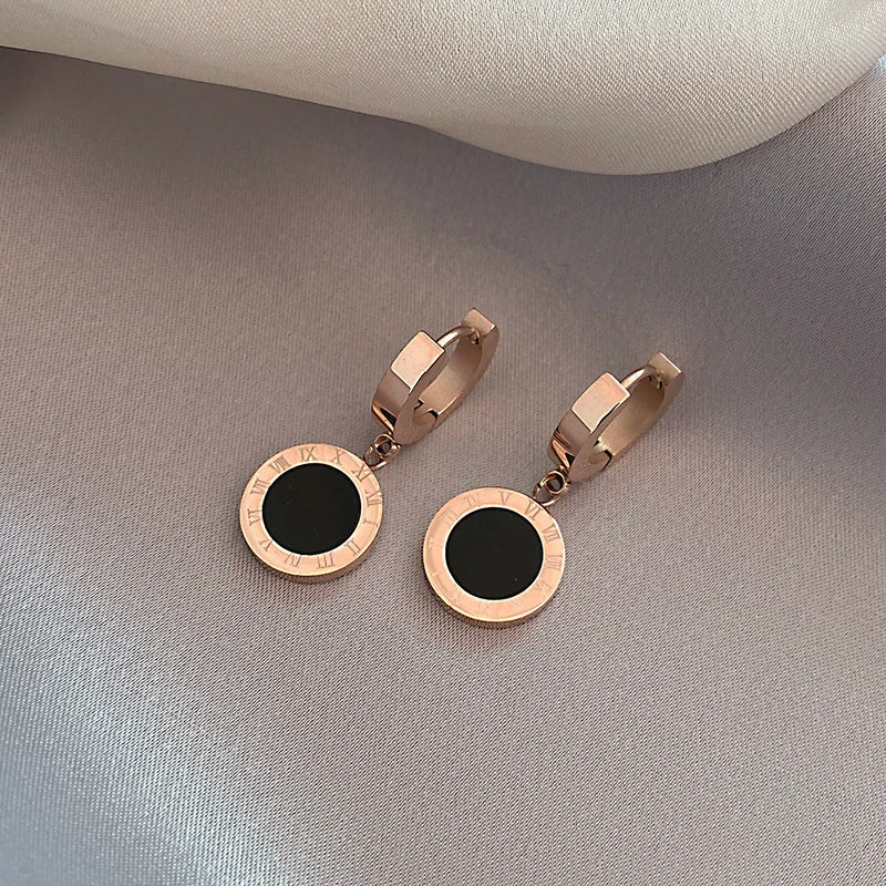 Fashion Classic Roman Black Disc Pendant Stainless Steel Rose Gold Colour Earrings Women's Colorless Jewelry Accessories