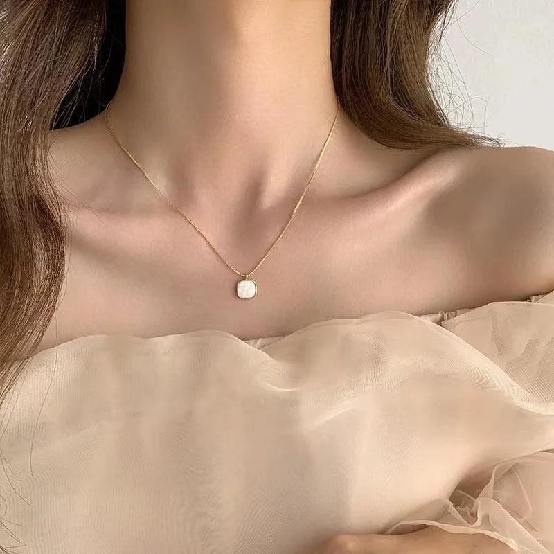 New 925 Sterling Silver Square White Shell Necklace With Gold Geometric Shape Pendant Party Gift for Women's Fashion Jewelry